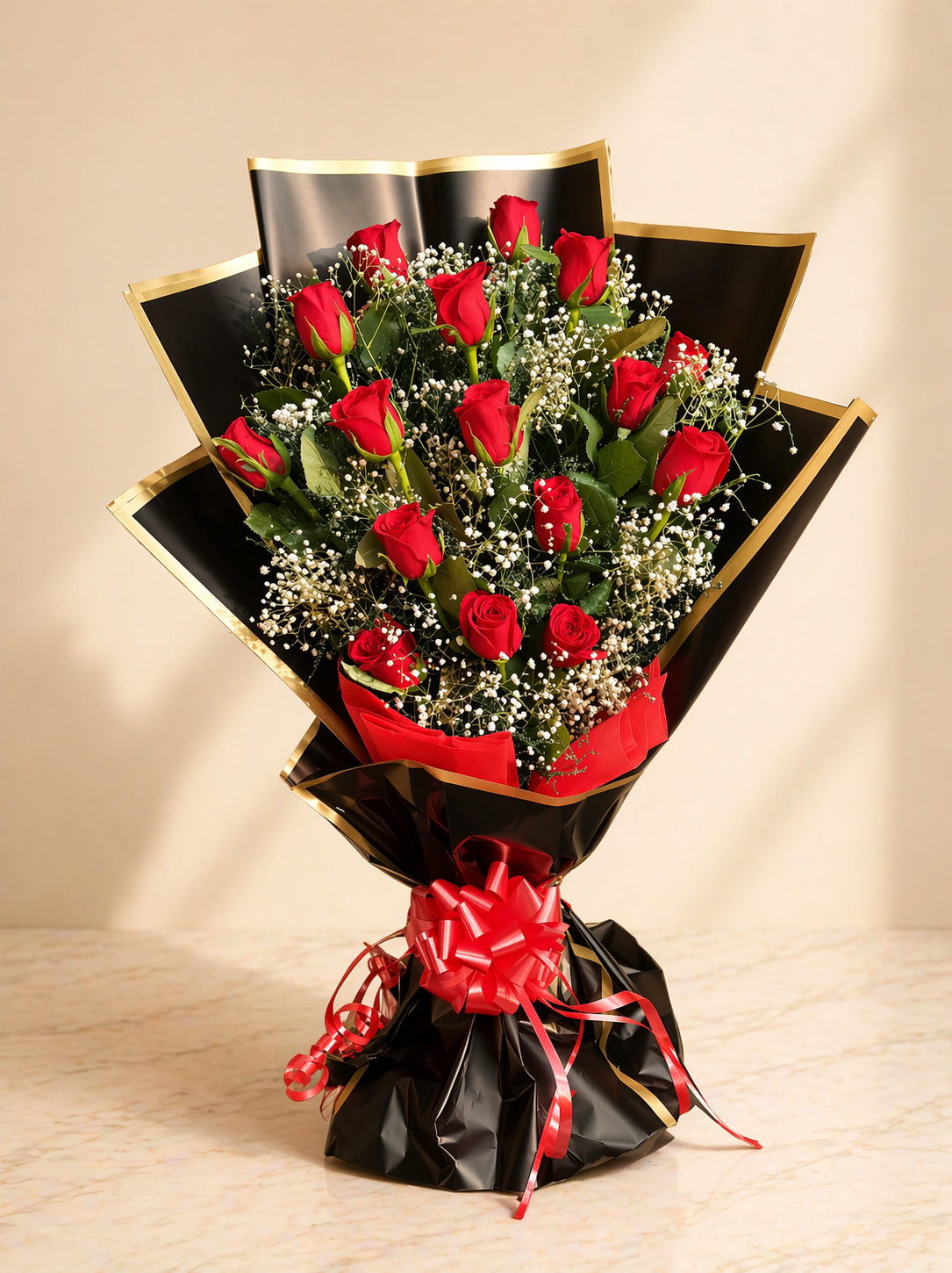 16 Roses in Black Gold Bouquet
